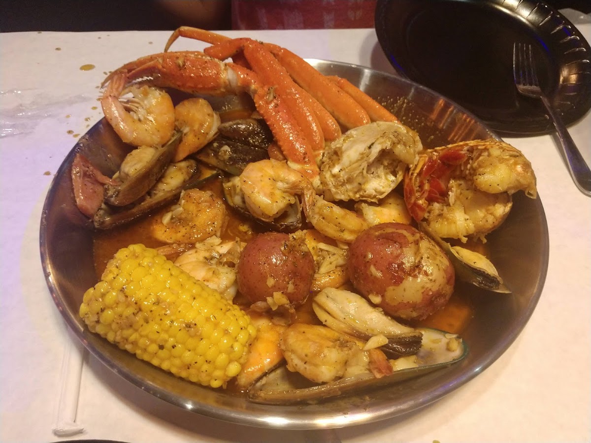 Crab Du Jour Uncc Cajun Seafood & Bar-5